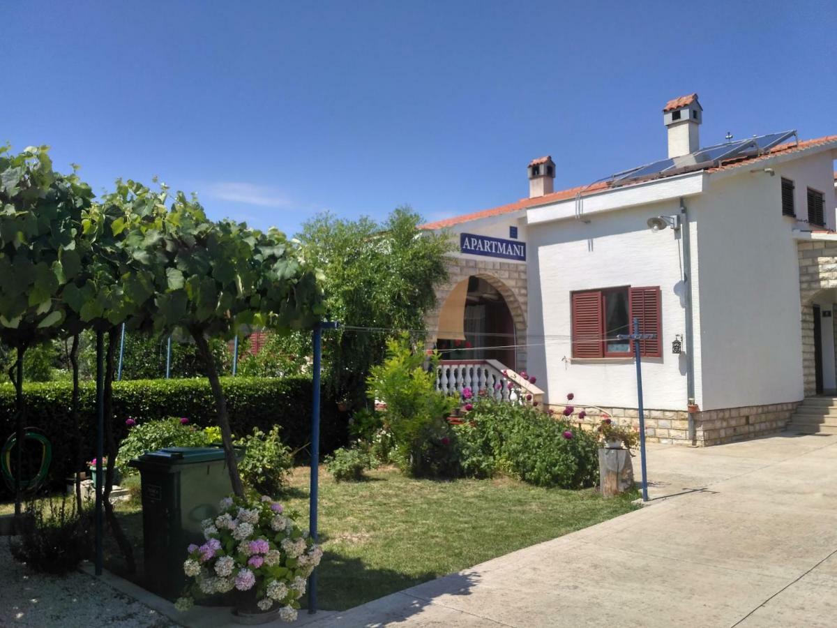 Apartmani Tonica Sukošan Extérieur photo